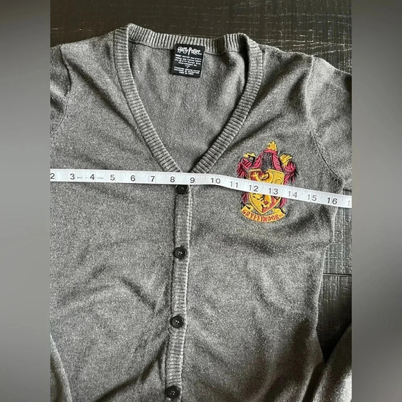 Harry Potter Gryffindor Crest Button Front Cardigan Sweater Gray Size Small - Picture 6 of 6